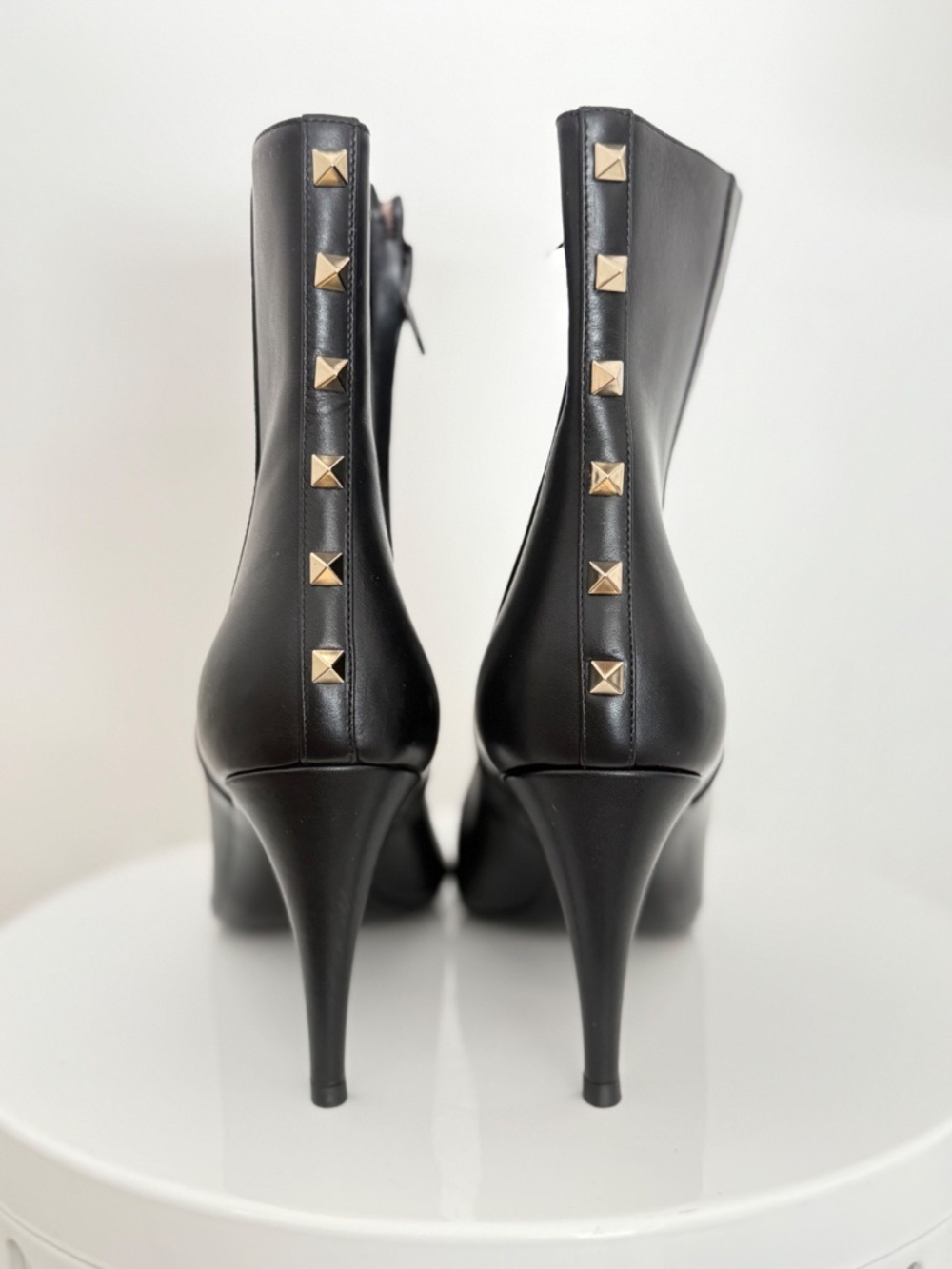 Valentino Garavani Rockstud Black Calfskin Leather Ankle Boot - Picture 2 of 9